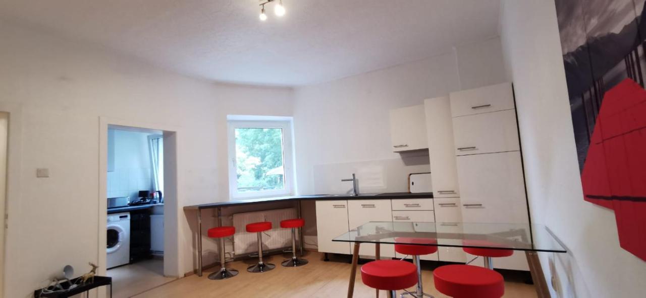 Modern Living In A Perfect Location Apartment Essen Bagian luar foto
