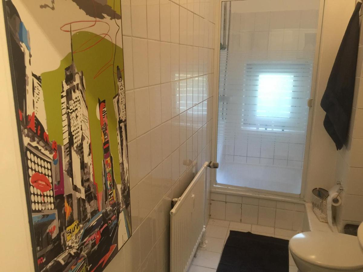 Modern Living In A Perfect Location Apartment Essen Bagian luar foto