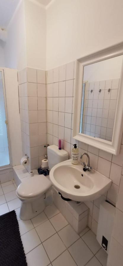 Modern Living In A Perfect Location Apartment Essen Bagian luar foto